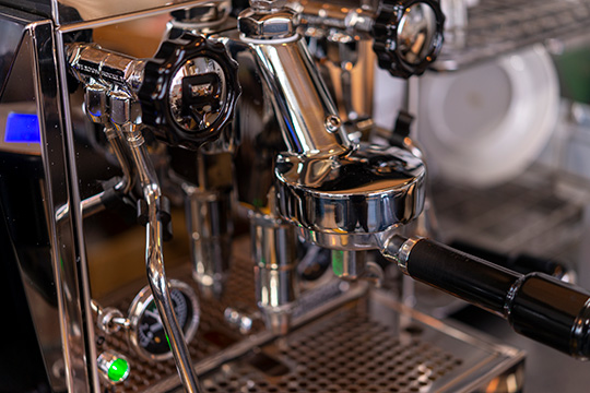 ロゴ:CAFÉ 水とコーヒー